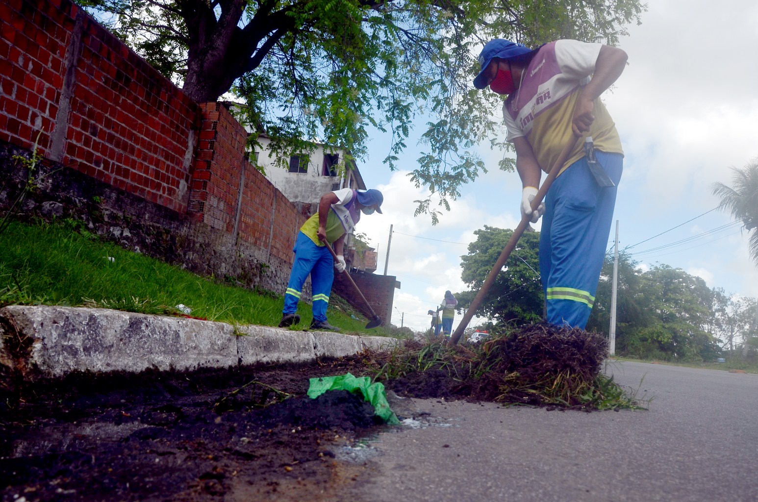 Emlur Faz Coleta De Entulhos Em 18 Bairros Nesta Sexta Feira