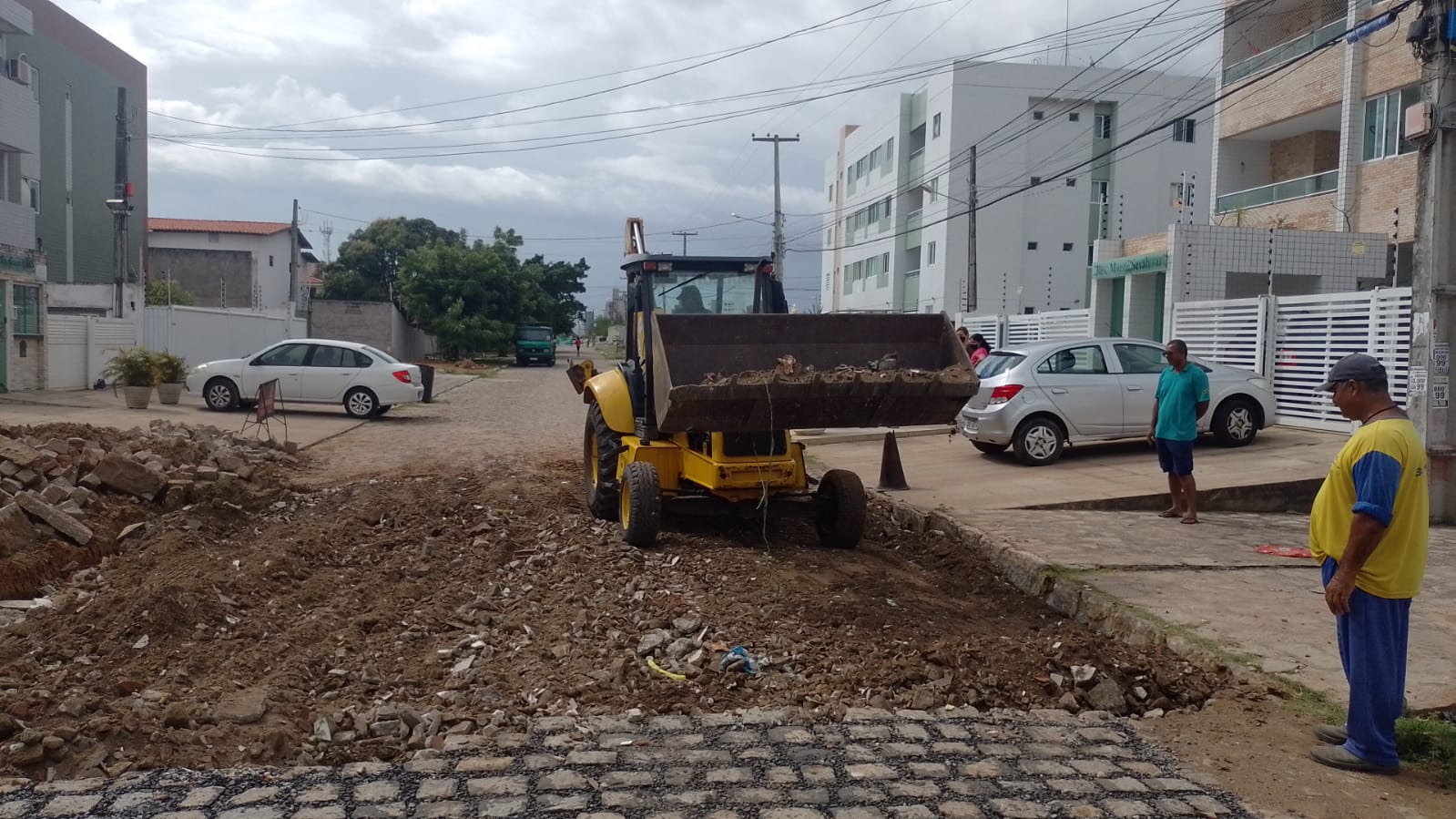 Serviços da Operação Tapa Buraco e manutenção da iluminação acontecem