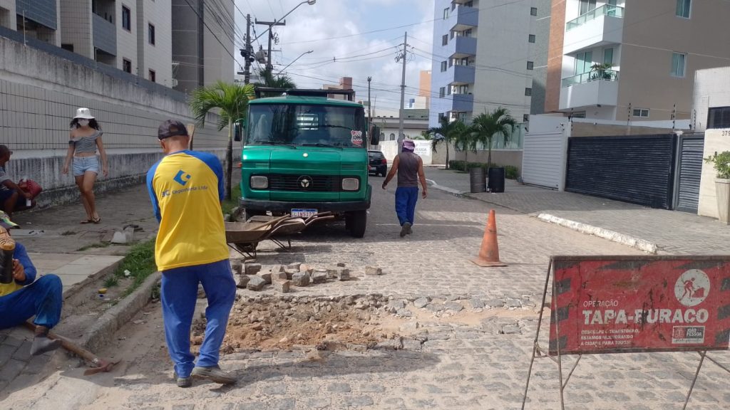 Serviços da Operação Tapa Buraco e manutenção da iluminação acontecem