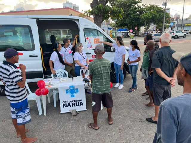 Equipe Multiprofissional Consult Rio Na Rua Atende Mais De