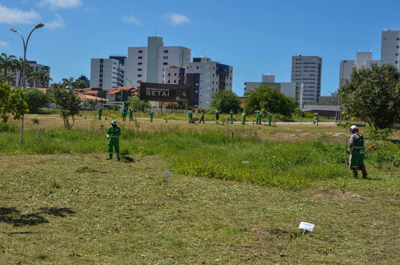 Emlur intensifica combate ao descarte irregular de lixo em áreas