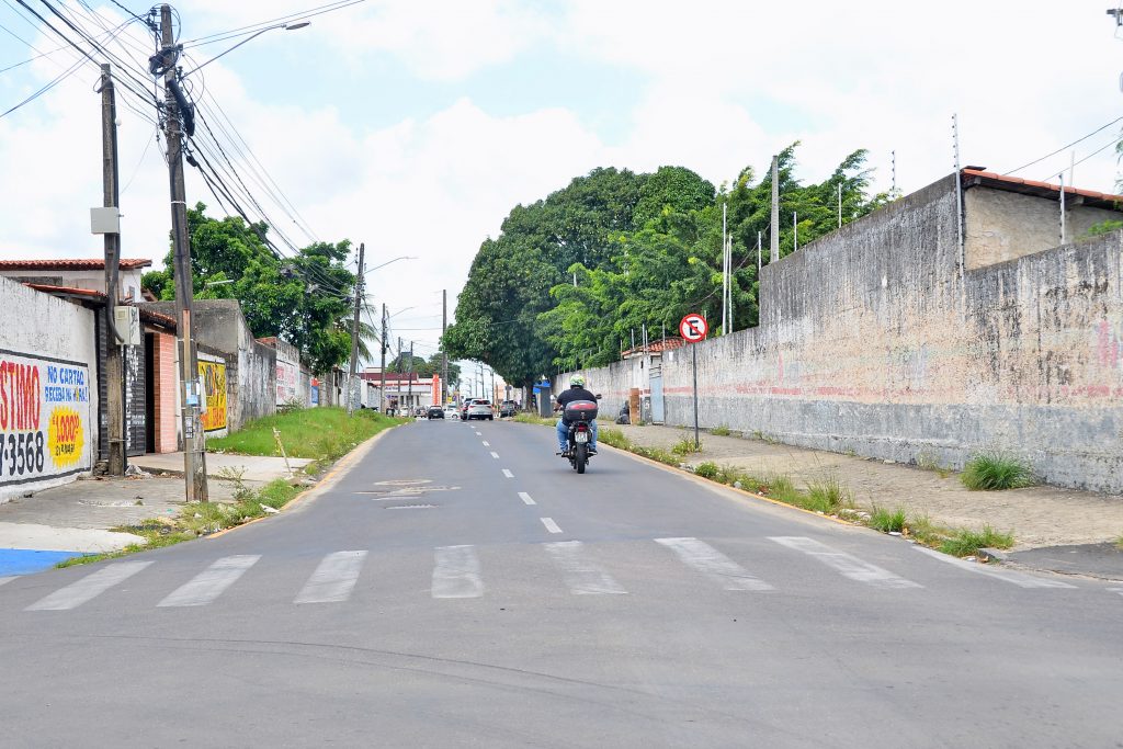 seinfra asfalto joseamerico ruaJoaoLombardi foto dayseeuzebio 1 1 1024x683 - Mais infraestrutura : Prefeitura de João Pessoa conclui obras de asfalto em mais 12 ruas e programa chega a 75 vias entregues na Capital