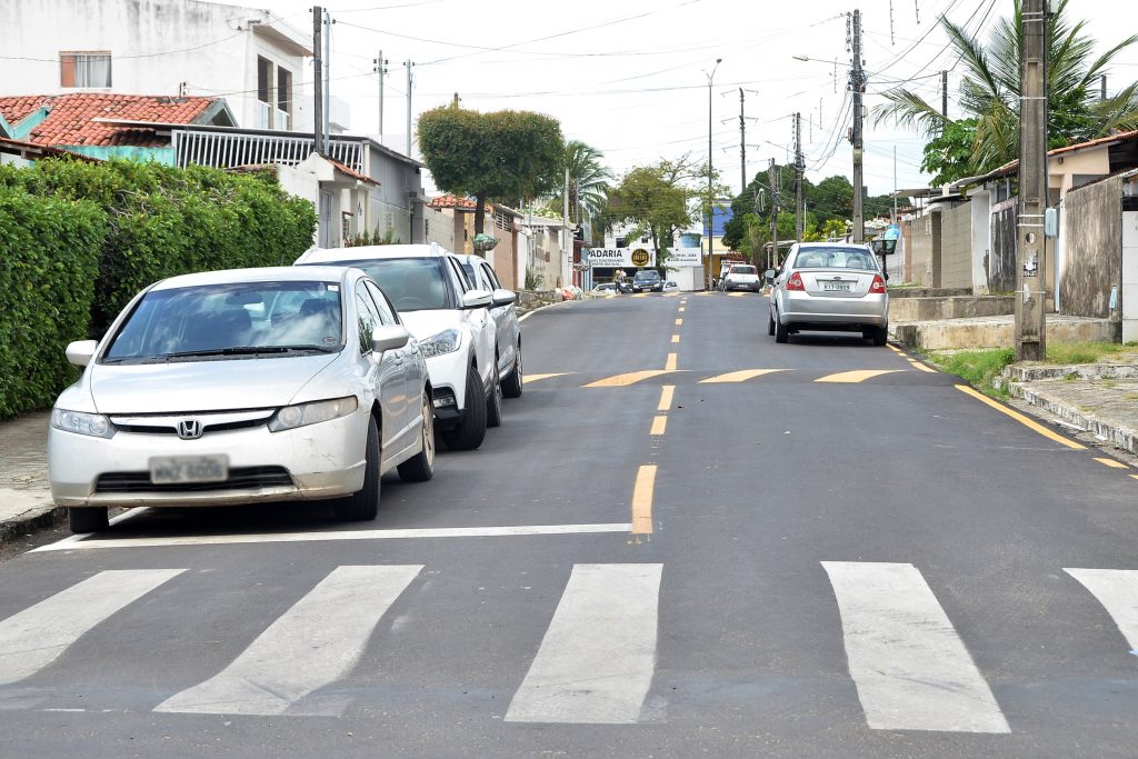 seinfra asfalto joseamerico ruaJoaoLombardi foto dayseeuzebio 14 1024x683 - Mais infraestrutura : Prefeitura de João Pessoa conclui obras de asfalto em mais 12 ruas e programa chega a 75 vias entregues na Capital