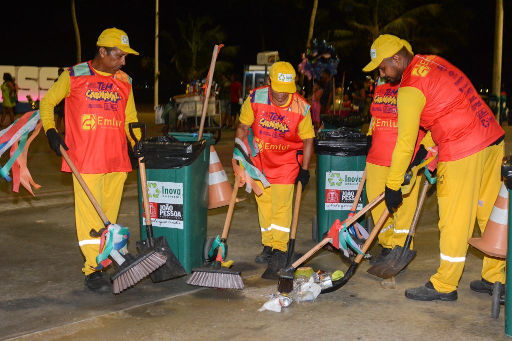 Muricocas de Miramar foto Carlos Nunes 15 02 2023 4 1024x683 - João Pessoa : Bloco da Limpeza recolhe 17 toneladas de resíduos no desfile das Muriçocas do Miramar