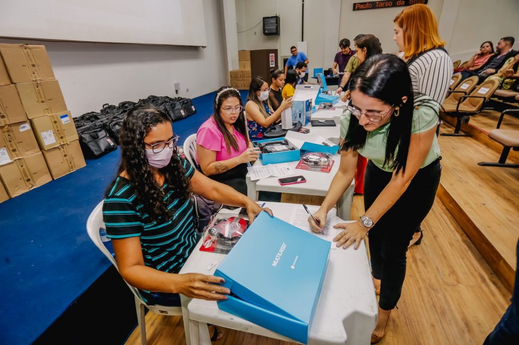 PREFEITURA DE CAMPOS DE JÚLIO ENTREGA CHROMEBOOKS PARA ALUNOS DA REDE  MUNICIPAL DE ENSINO - Prefeitura Municipal de Campos de Júlio