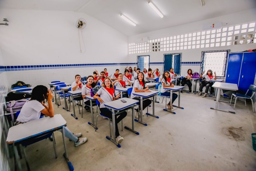 WhatsApp Image 2023 06 05 at 09.54.42 1024x682 - João Pessoa: Cícero Lucena autoriza reestruturação de escola e chega a 60 ordens de serviço em unidades da Rede Municipal