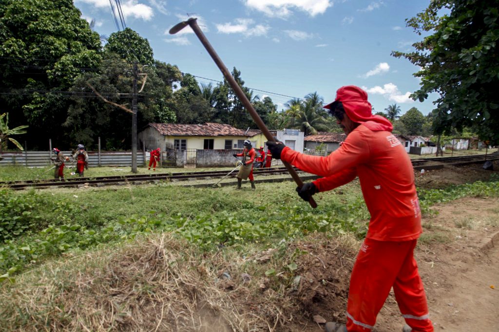 Serviços de zeladoria da Emlur atendem a 18 bairros nesta semana