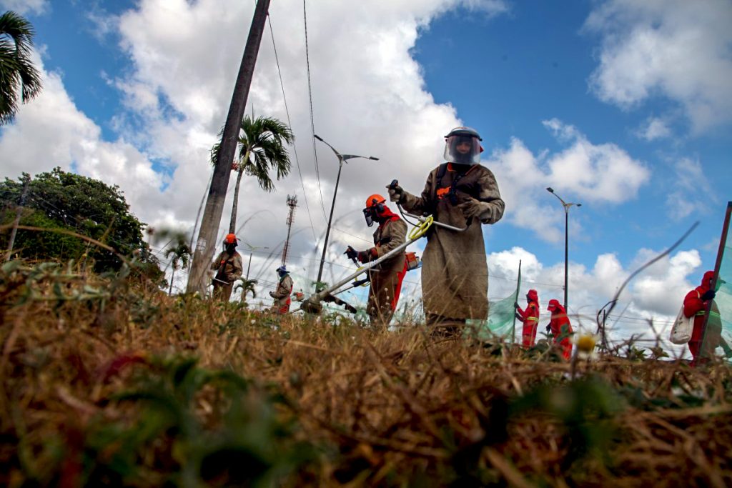 Semana começa com equipes da Emlur atuando em mais de 30 localidades da Capital com zeladoria e limpeza urbana