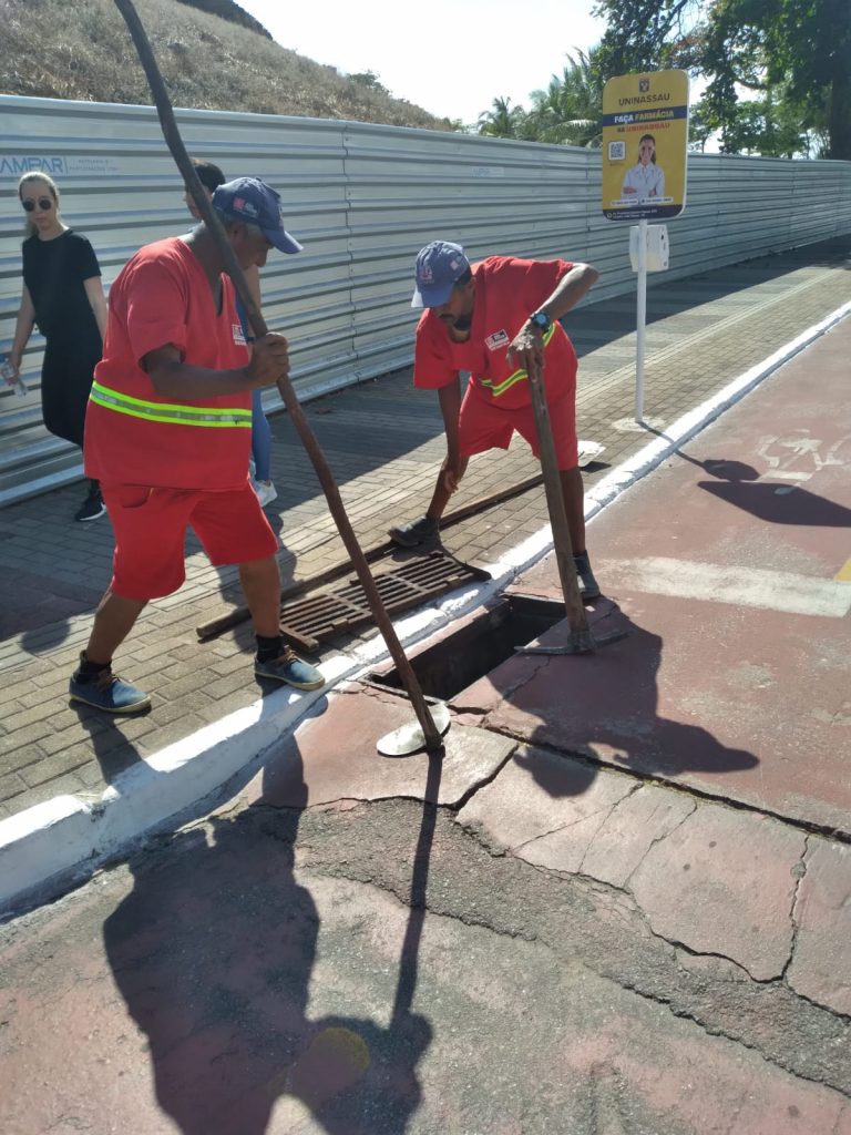 Seinfra inicia semana com a Operação Tapa-Buraco, manutenção de galerias e iluminação pública em mais de 30 bairros