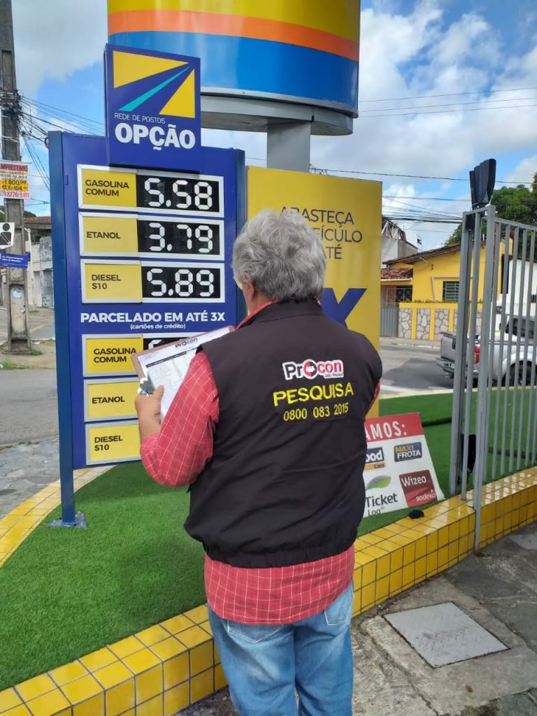 Pesquisa do Procon-JP para preços de combustíveis registra que a gasolina se mantém entre R$ 5,470 e R$ 5,790