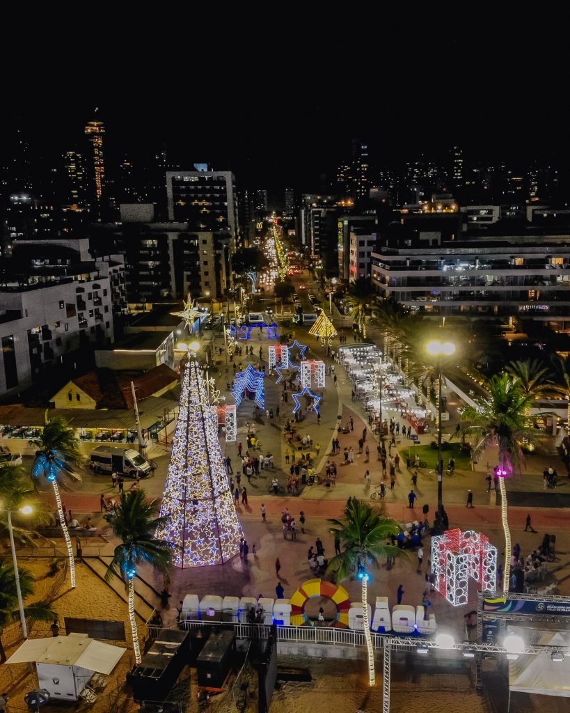 Praias, parques e iluminação natalina são opções de lazer para as famílias neste feriado em João Pessoa