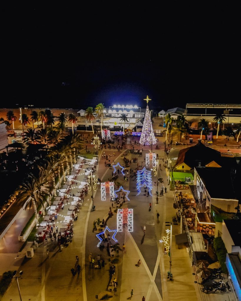 Praias, parques e iluminação natalina são opções de lazer para as famílias neste feriado em João Pessoa