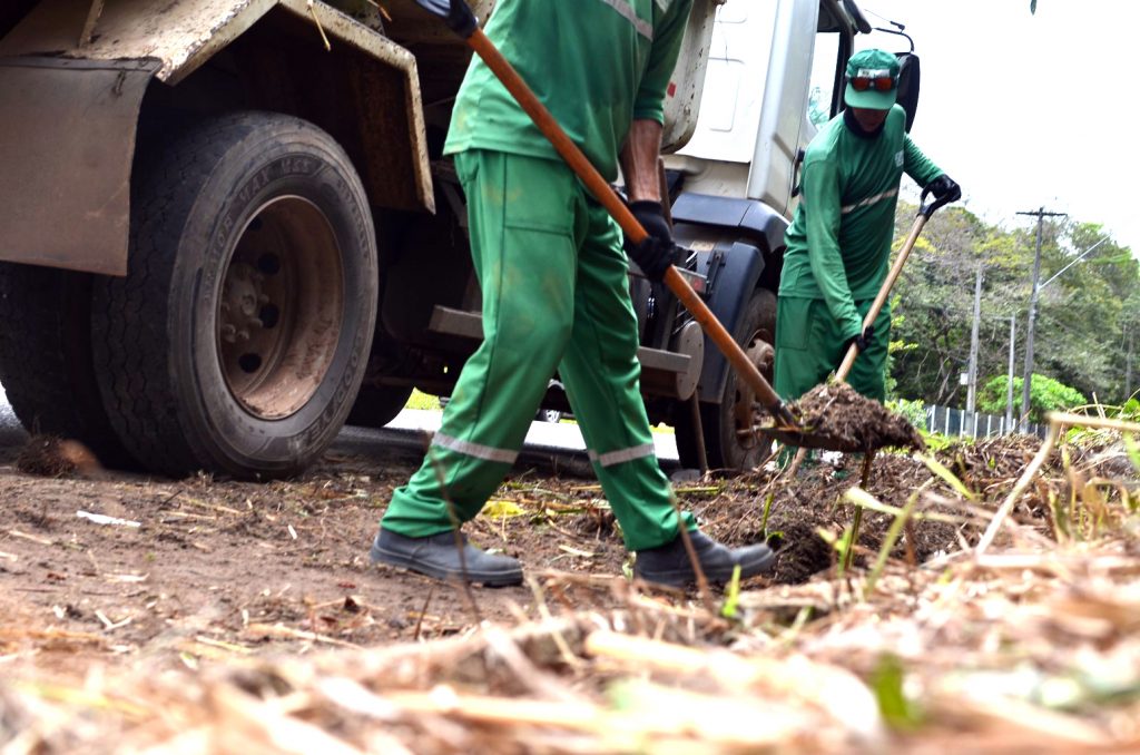 Coleta de resíduos diversificados atende a 12 bairros nesta terça-feira