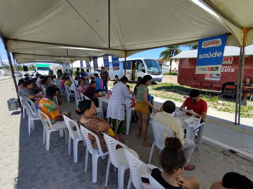 Moradores do bairro dos Colibris encerram a semana recebendo os serviços da Caravana do Cuidar