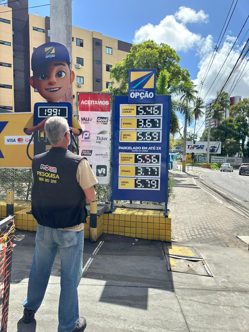 Pesquisa do Procon-JP encontra diferença de R$ 0,35 no preço da gasolina; média está em R$ 5,465