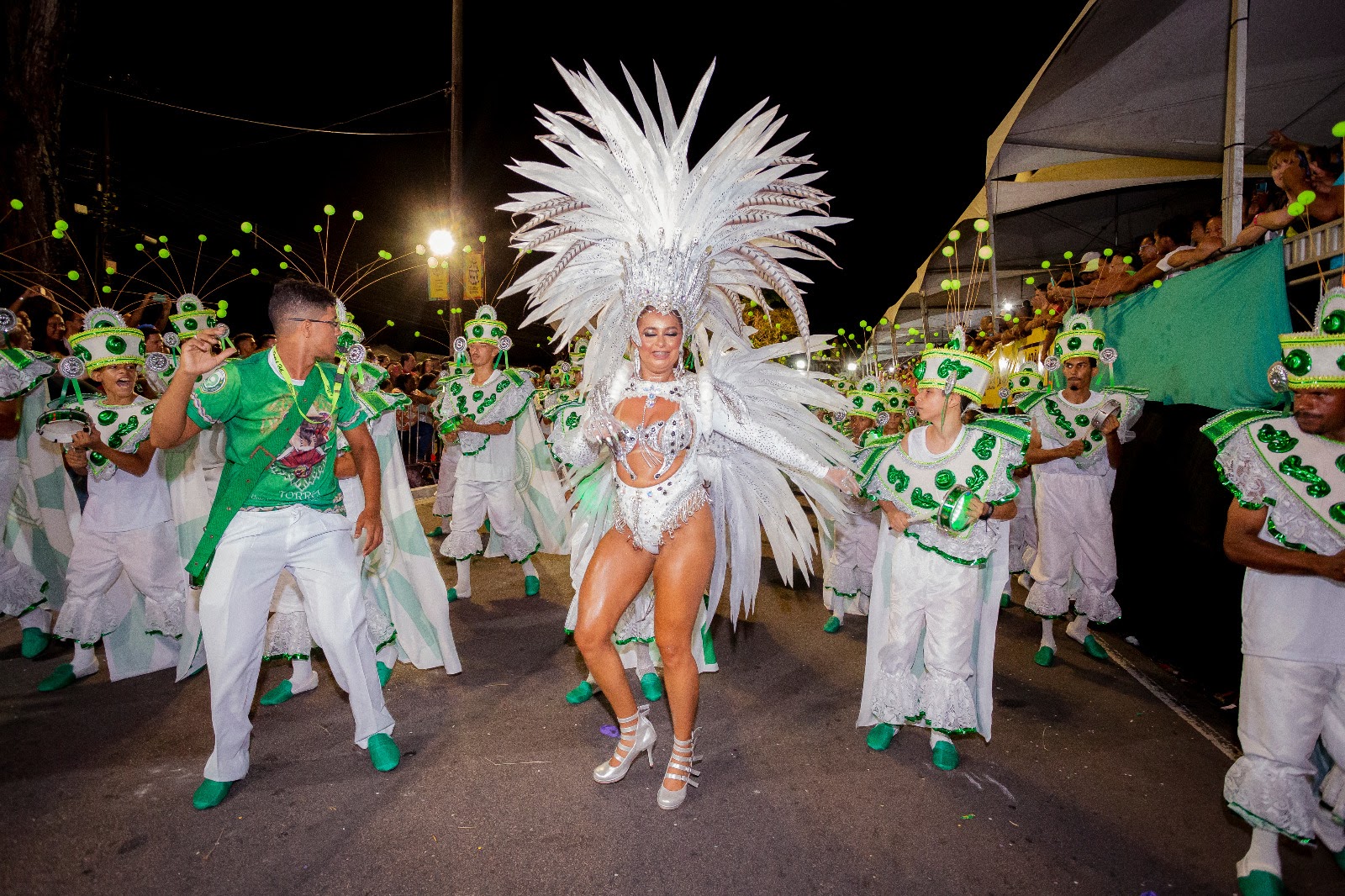 Prévias do Carnaval Tradição tomam conta dos bairros São José, José Américo e Cruz das Armas