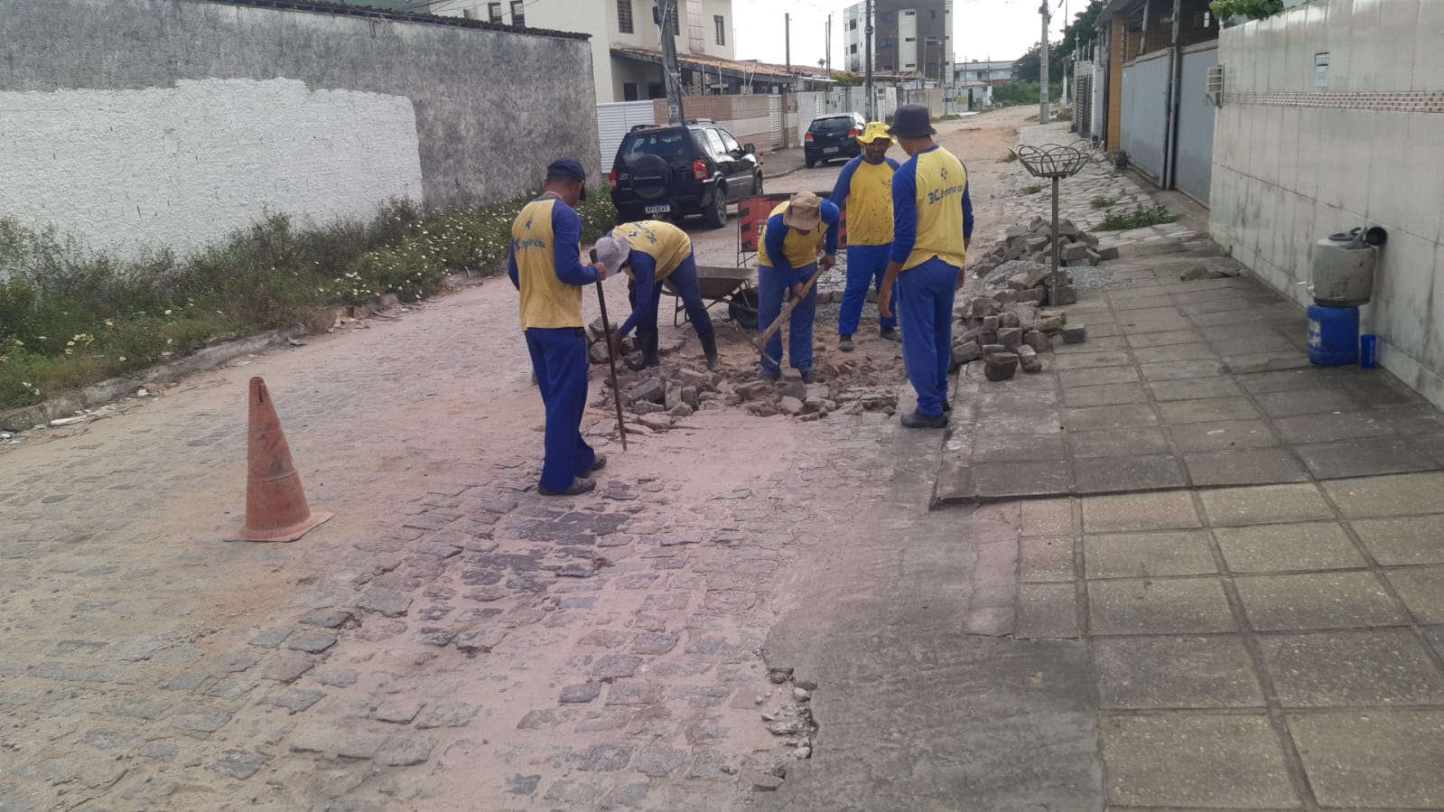 Seinfra finaliza a semana executando serviços de manutenção em 19 bairros