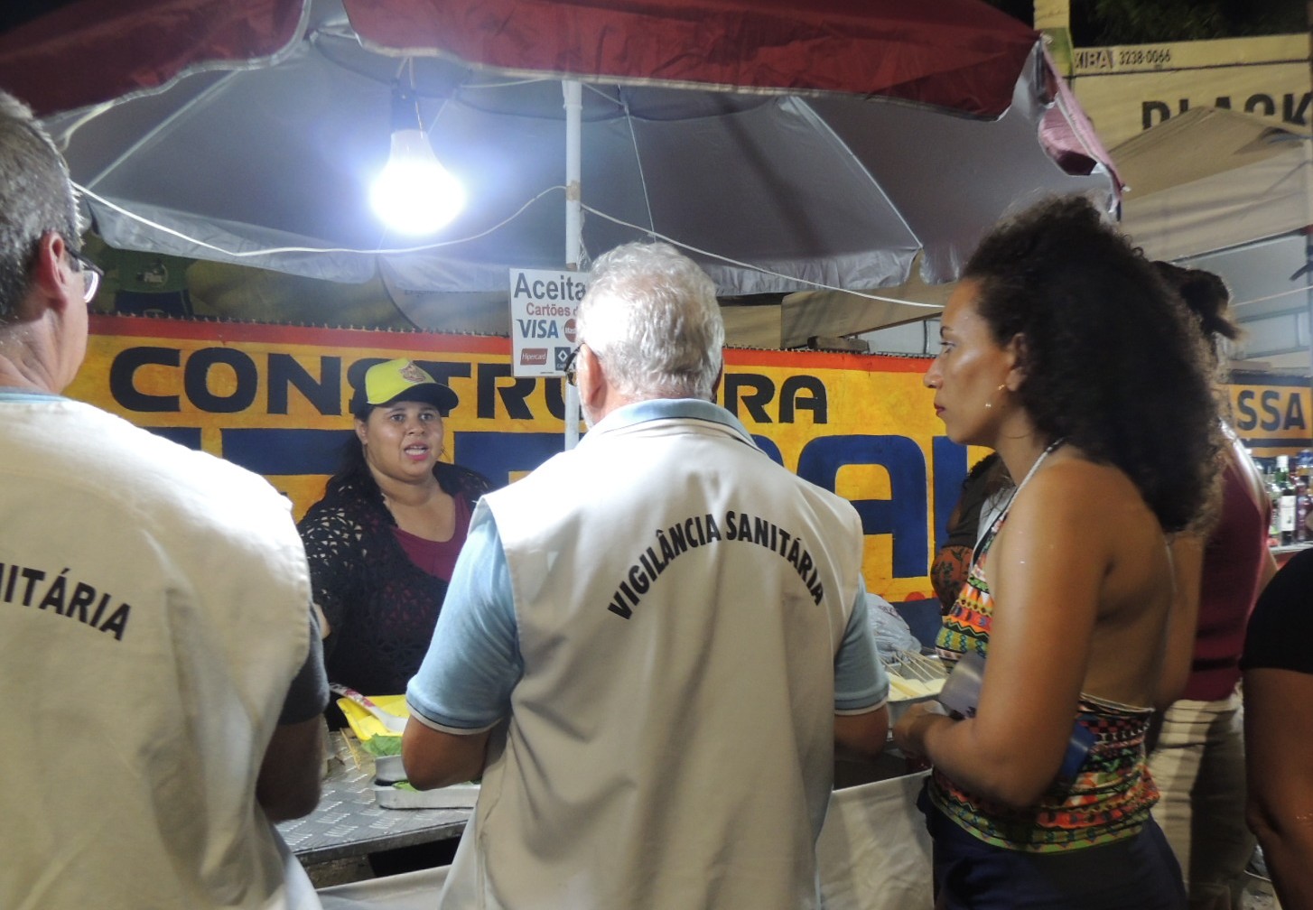 Vigilância Sanitária orienta sobre a venda de alimentos e reforça fiscalização no verão e prévias de Carnaval