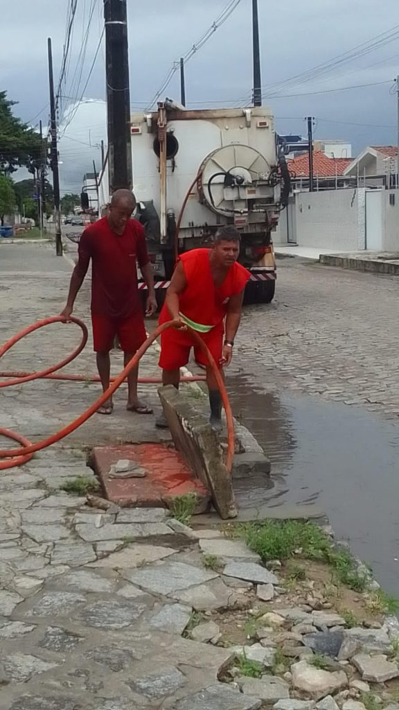 Seinfra realiza serviços de manutenção e intensifica trabalho em galerias para evitar alagamentos