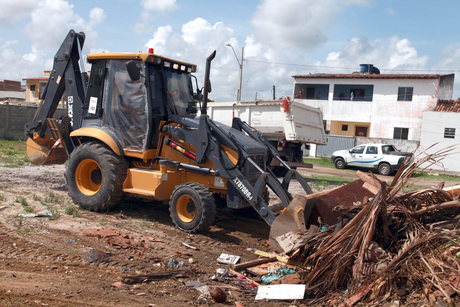 Coleta de resíduos diversificados beneficia 16 bairros nesta quinta-feira