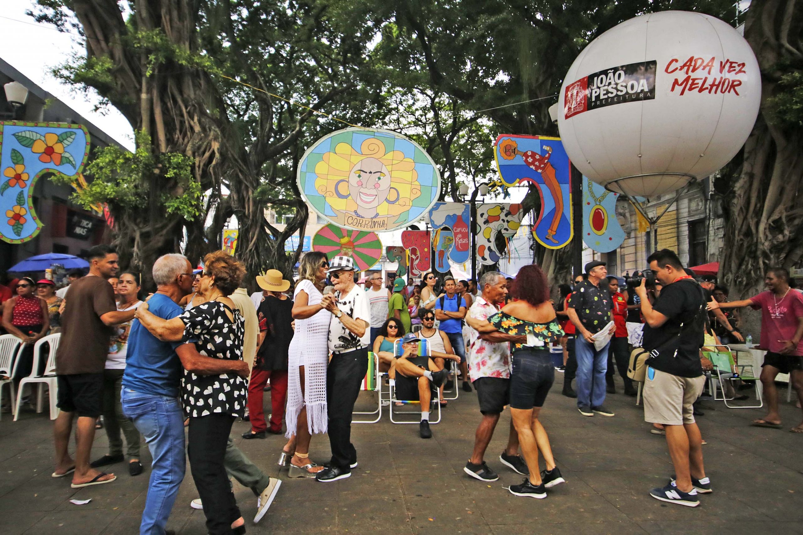 ‘Ainda Tem’ estende a folia de Carnaval em João Pessoa e público celebra encontro de culturas populares