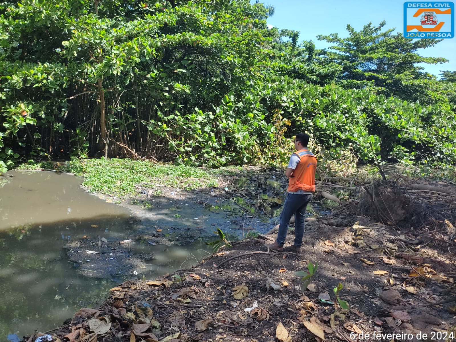 Defesa Civil começa serviço de limpeza e desassoreamento em novos trechos do Rio Jaguaribe