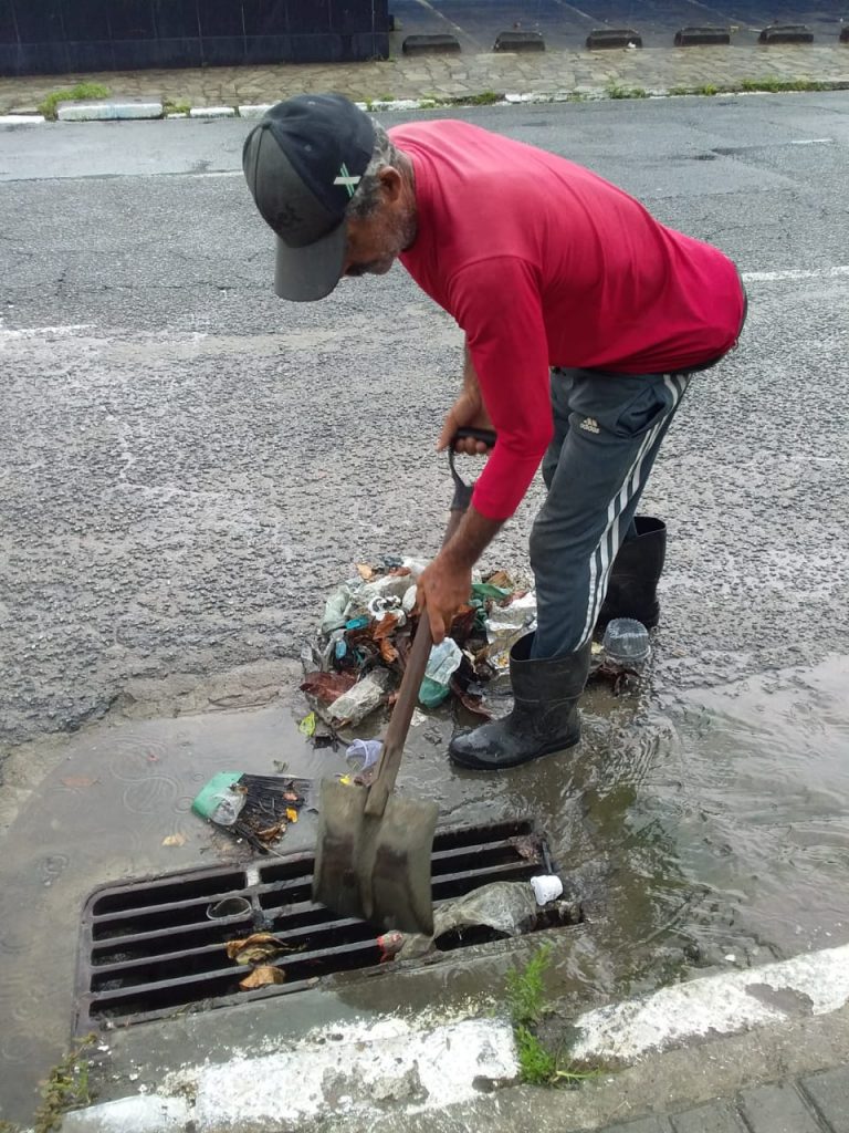 Seinfra executa serviços de manutenção em 20 bairros da Capital