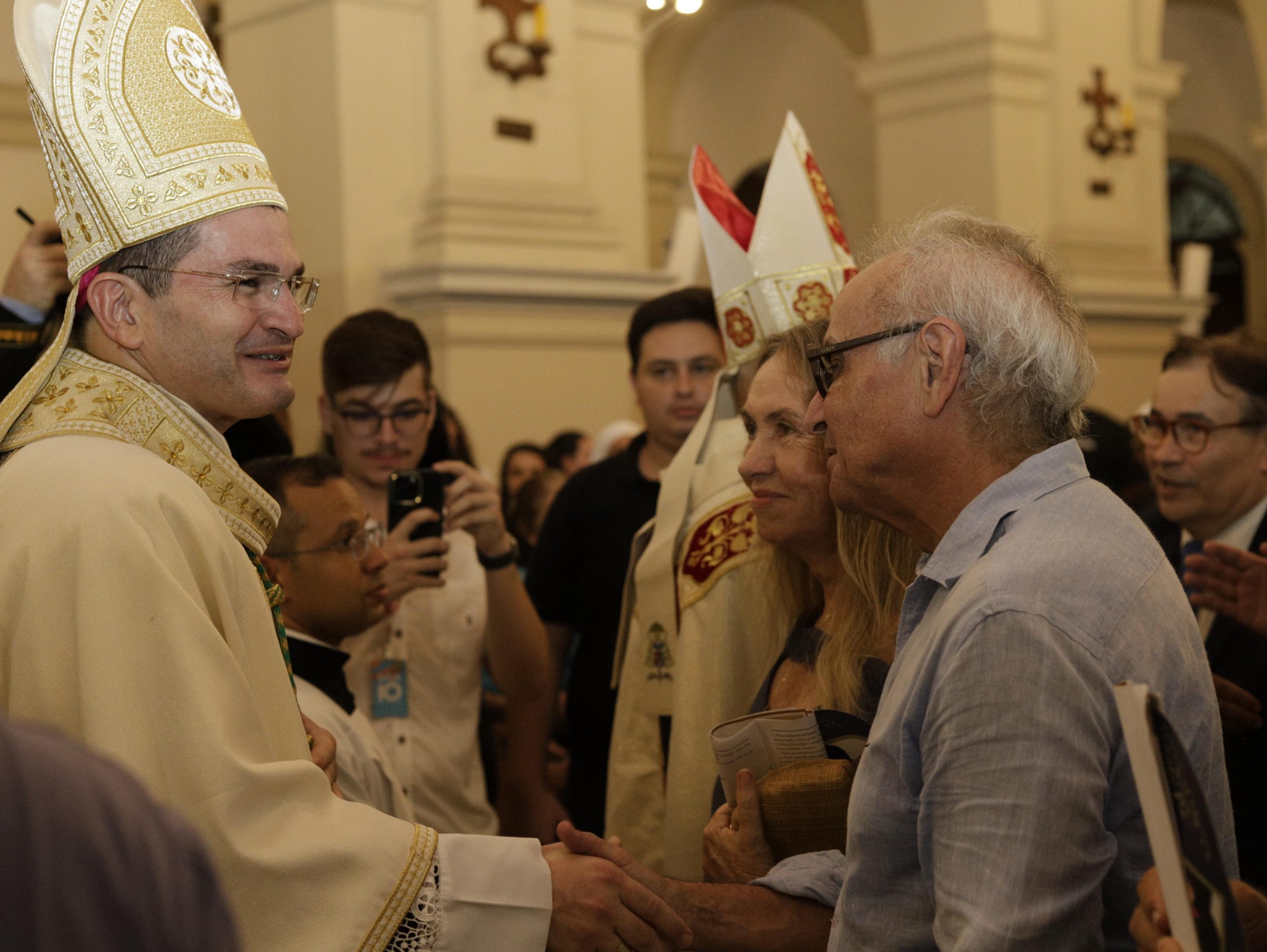 Cícero Lucena dá boas-vindas a Dom Alcivan Tadeus e deseja cumprimento de missão de paz junto aos fiéis