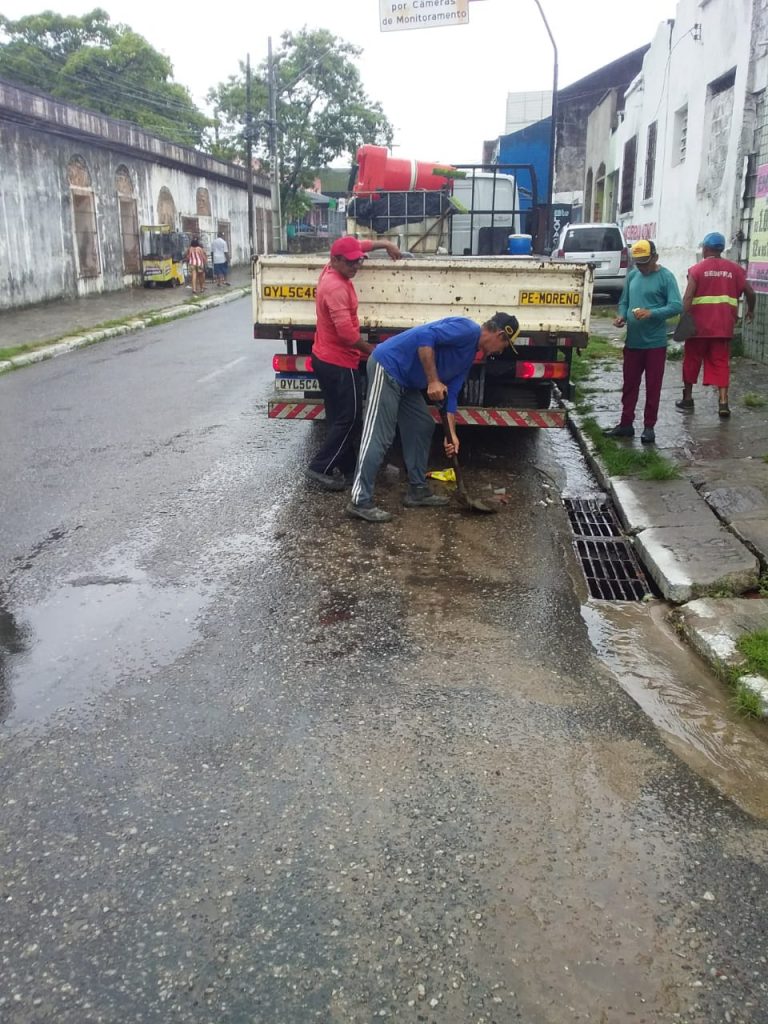 Seinfra leva serviços de manutenção a 18 bairros nesta terça-feira