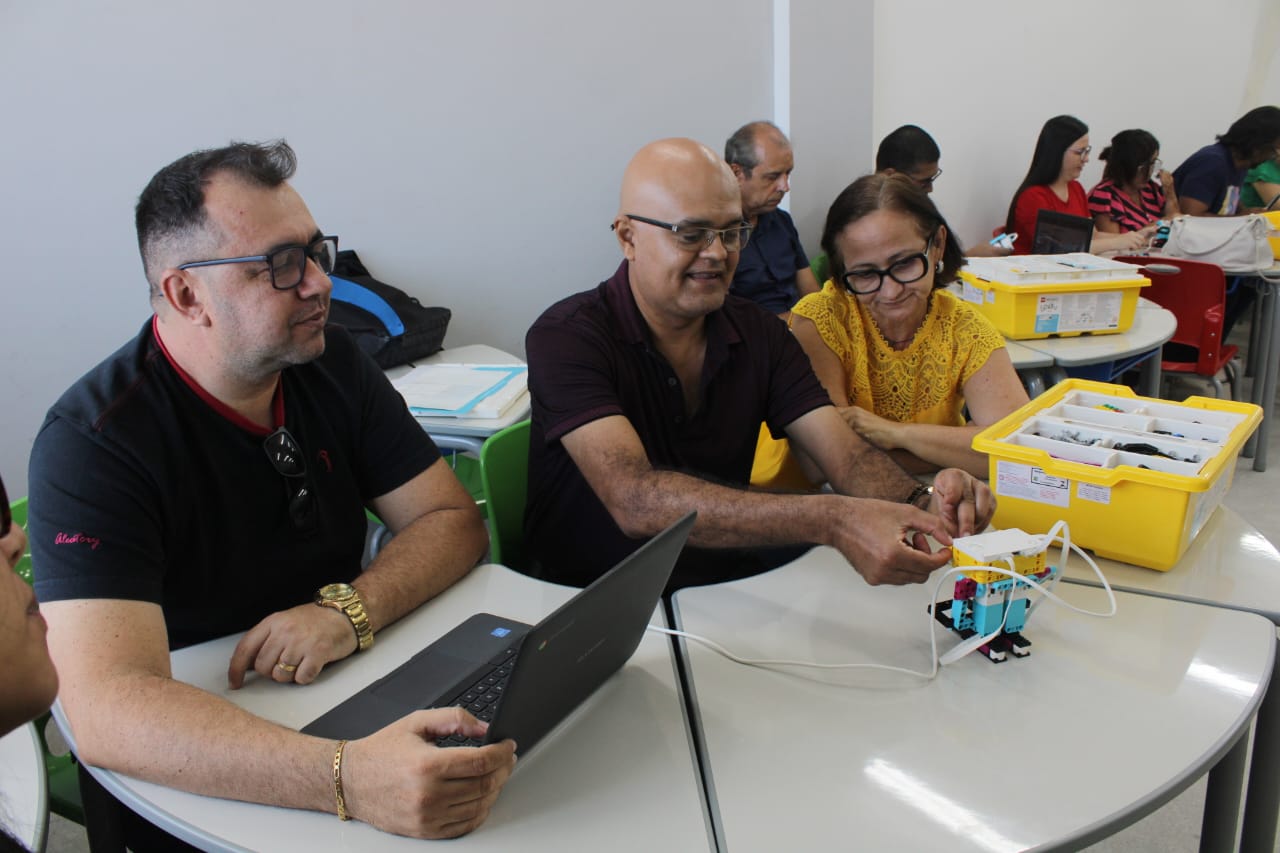 Professores da Rede Municipal de João Pessoa participam de formação em robótica educacional