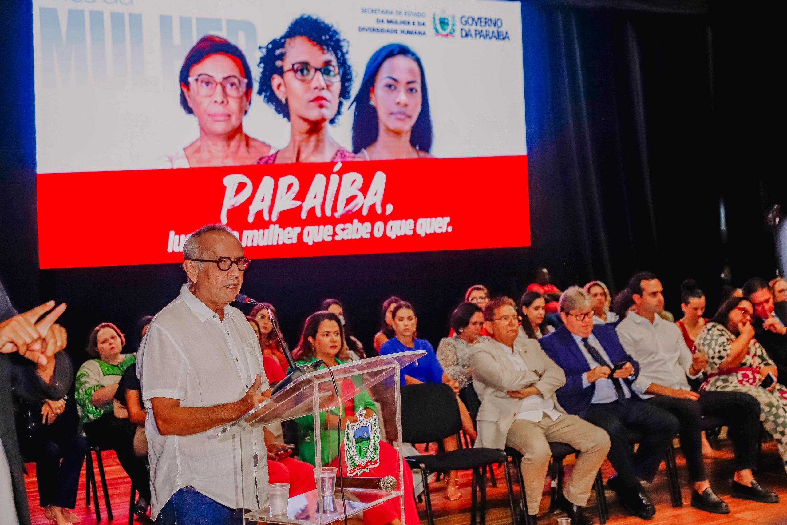Cícero Lucena defende mais direitos e oportunidades durante evento alusivo ao Dia Internacional da Mulher
