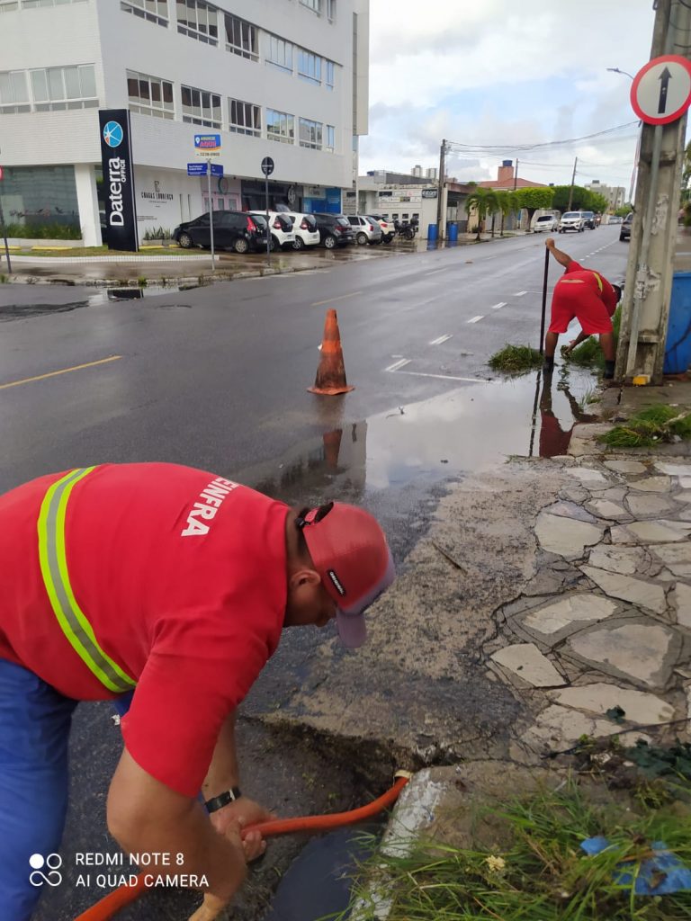 Seinfra segue com programação de manutenção de iluminação, na rede de drenagem e Operação Tapa-Buraco