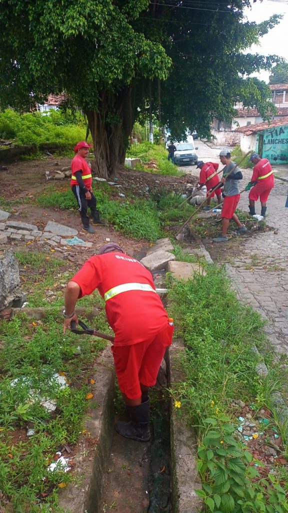 Seinfra faz manutenção na rede de drenagem, iluminação e Operação Tapa-Buraco nesta quinta-feira